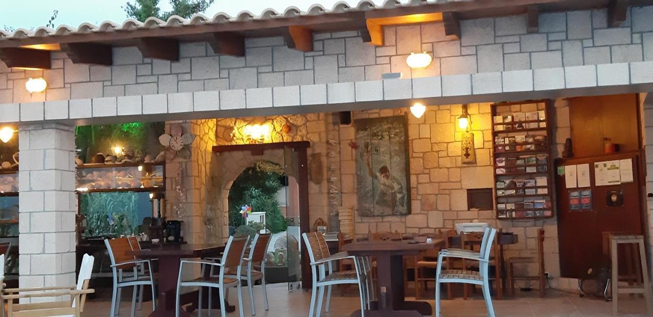 Irides Aparthotel Vathikoilon Exteriör bild